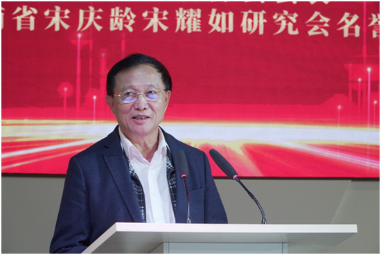 海南龙泉集团有限公司董事长符史钦。符敦孝摄